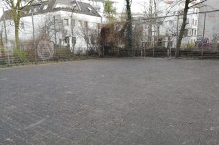 Fußballplatz in der Innenstadt